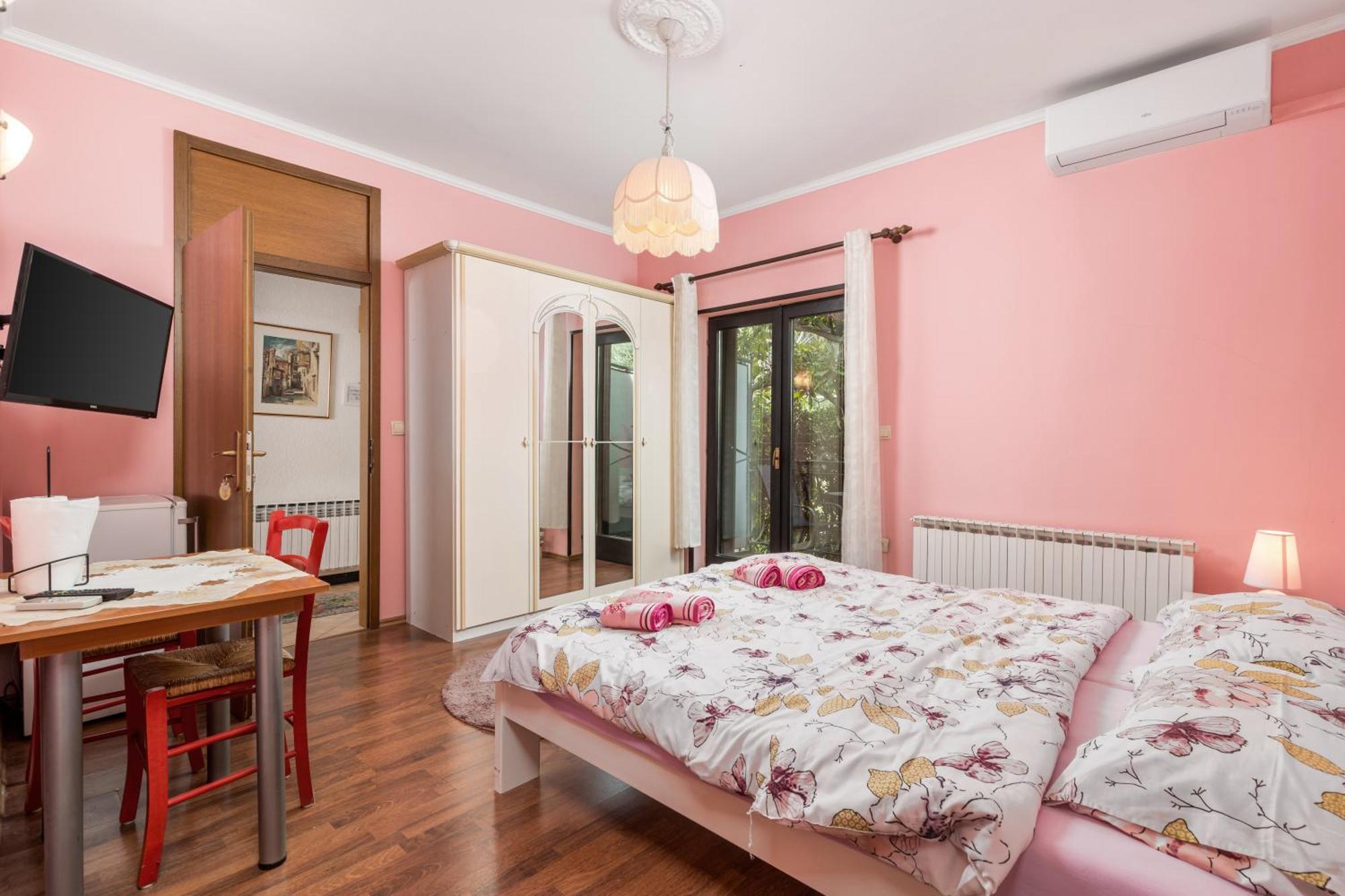 Camelia & Martina Apartments Опатия Екстериор снимка